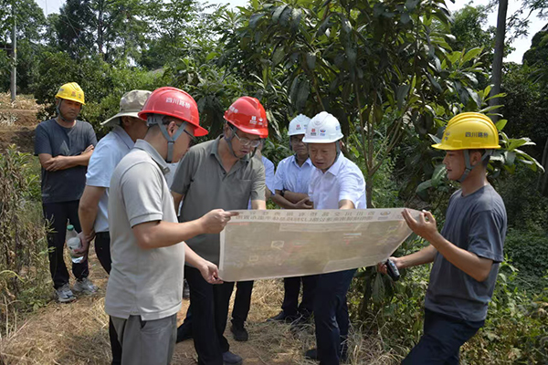 川交公司黨委副書(shū)記、董事、總經(jīng)理魯正偉赴德陽(yáng)繞城南高速公路項(xiàng)目LJ2標(biāo)段檢查指導(dǎo)工作