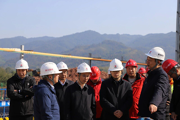 蜀道集團(tuán)支部共建走進(jìn)大竹墊江高速項(xiàng)目